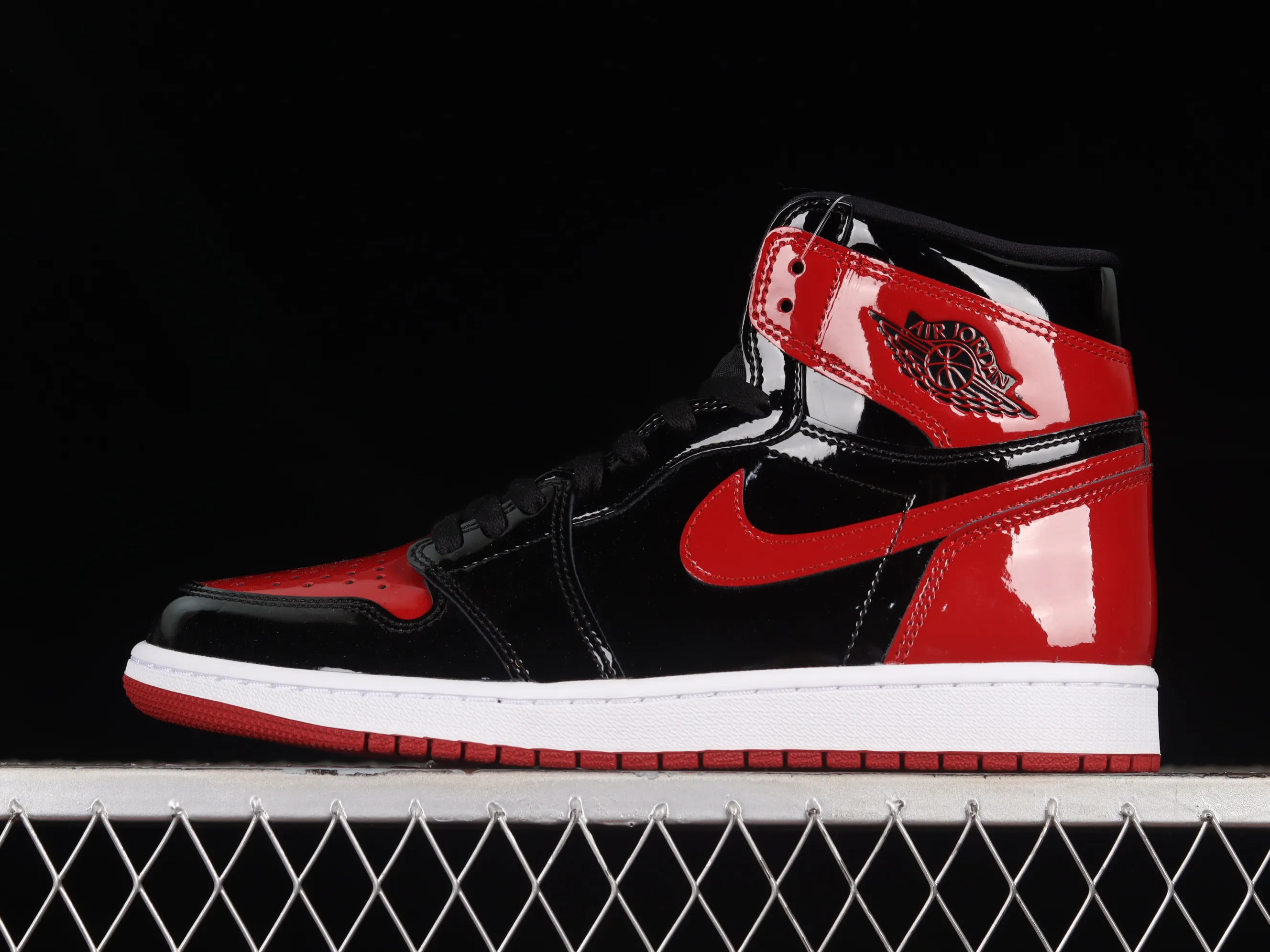 All categories Air Jordan Jordan series basketball shoes Air Jordan 1 High LJR version Air Jordan 1 High OG "Bred Patent" AJ1 Joe 1 patent leather black and red high-top basketball shoes 555088-063